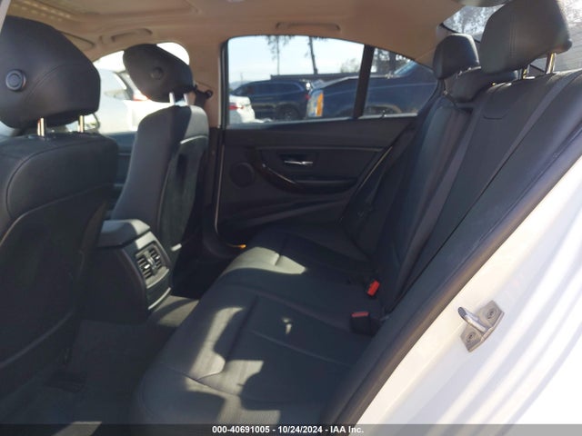 Продажа на аукционе авто 2015 Bmw 320i, vin: WBA3B1G50FNT06168, номер лота: 40691005