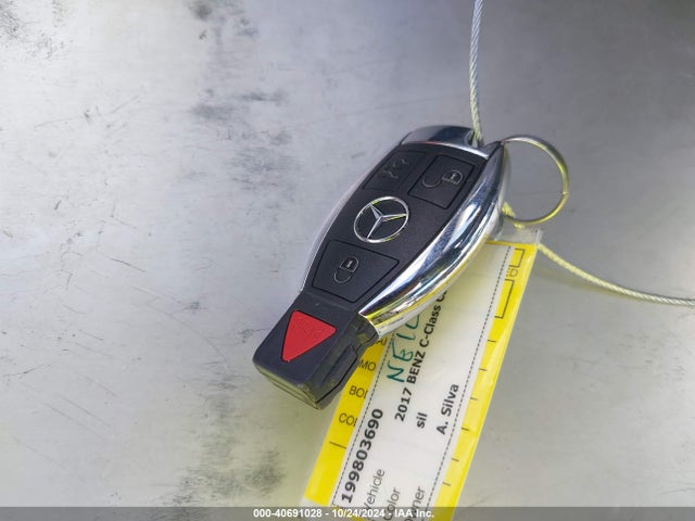 WDDWJ4JB0HF356073 Mercedes-Benz C 300