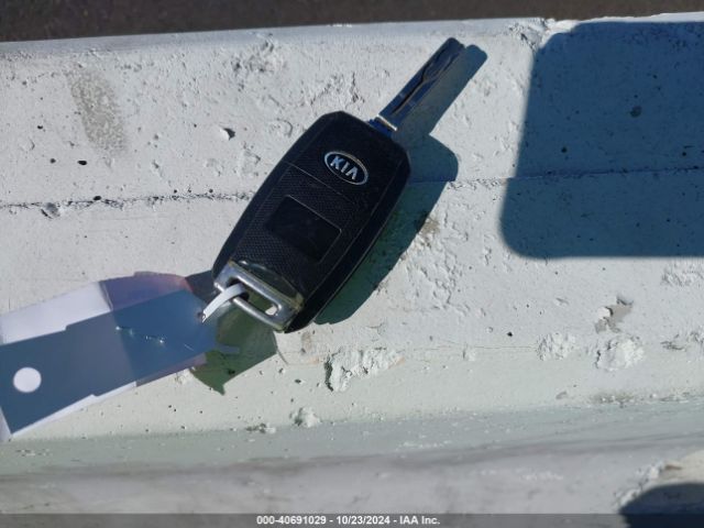 KNDJP3A56F7184095 KIA SOUL +