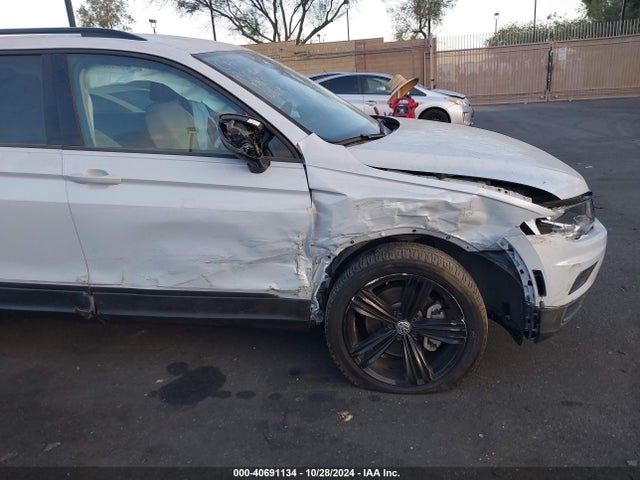 3VV0B7AX7KM040009 Volkswagen Tiguan 2.0t S