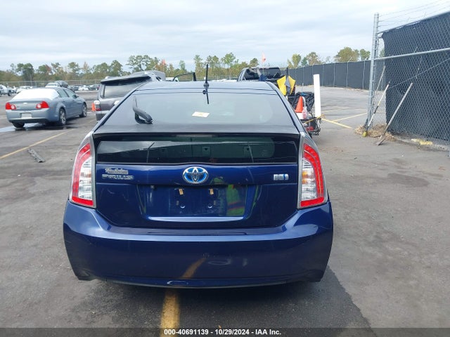 Toyota Prius Two 2014 JTDKN3DU1E0367554 Image 16
