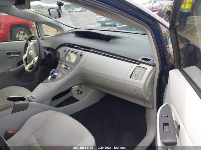 Toyota Prius Two 2014 JTDKN3DU1E0367554 Image 5