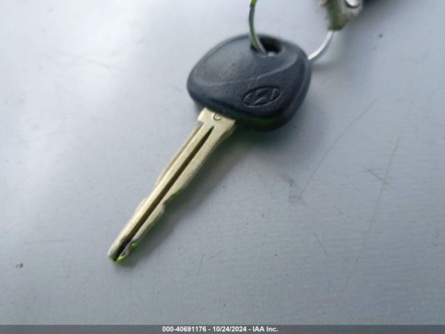 5NPD74LF5JH380087 Hyundai ELANTRA SE