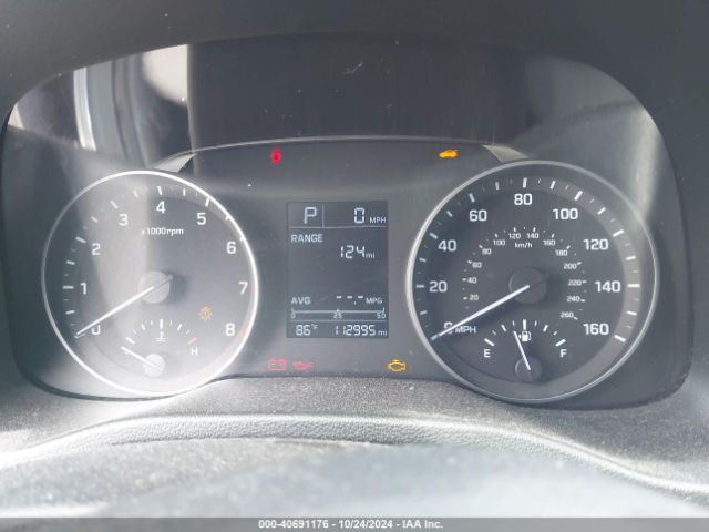 5NPD74LF5JH380087 Hyundai ELANTRA SE
