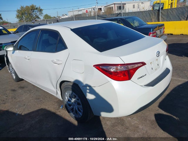 Toyota COROLLA LE 2019 5YFBURHE5KP946167 Image 3