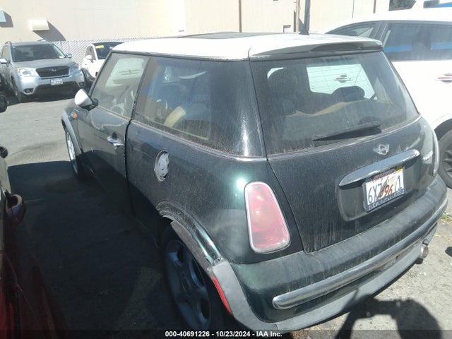 2002 MINI COOPER WMWRC33402TE12788 Photo 2
