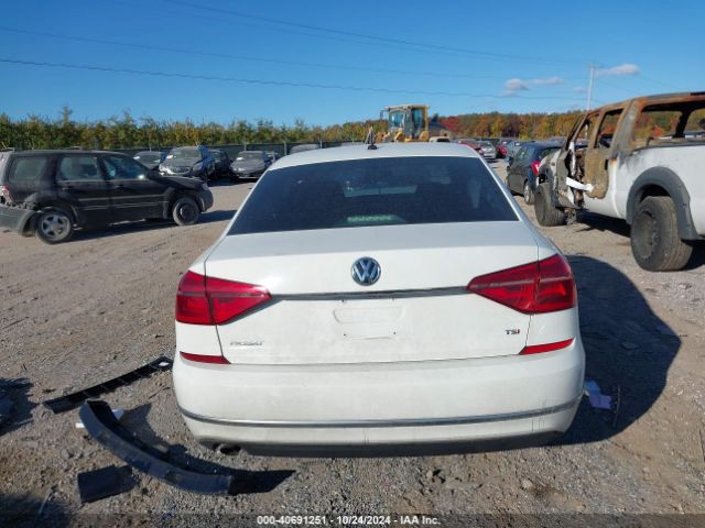 1VWAT7A33GC062818 Volkswagen Passat 1.8t S