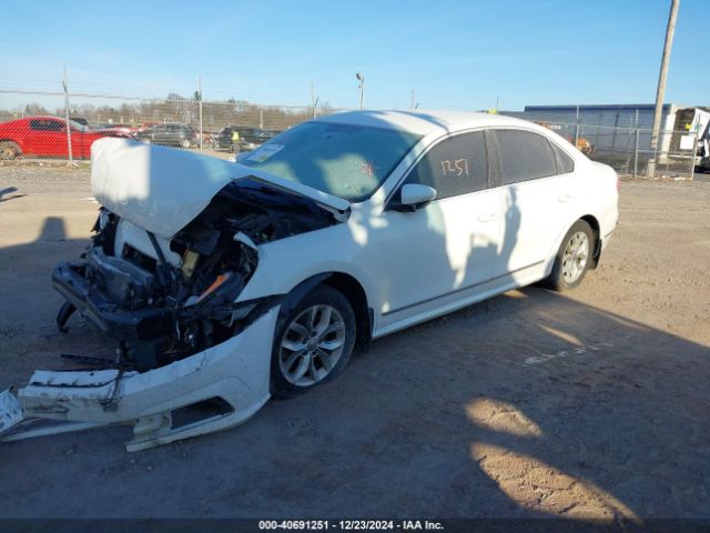 1VWAT7A33GC062818 Volkswagen Passat 1.8t S