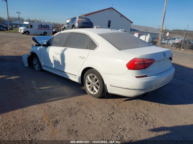 1VWAT7A33GC062818 Volkswagen Passat 1.8t S