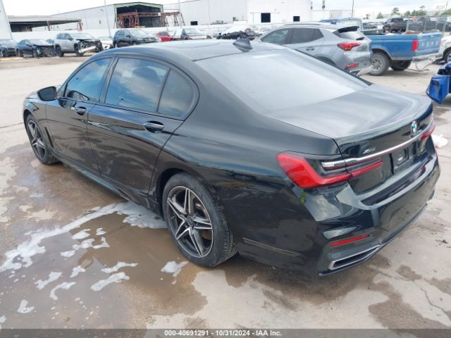 2022 BMW 750 WBA7U2C00NCK03130 Photo 2