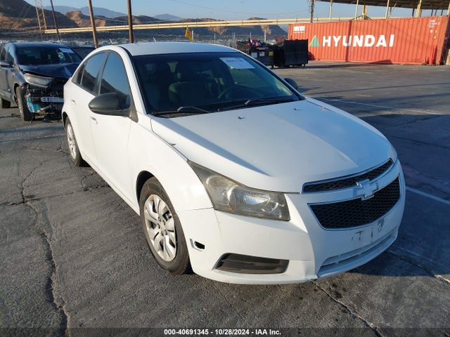2014 1G1PA5SH4E7138420 main image