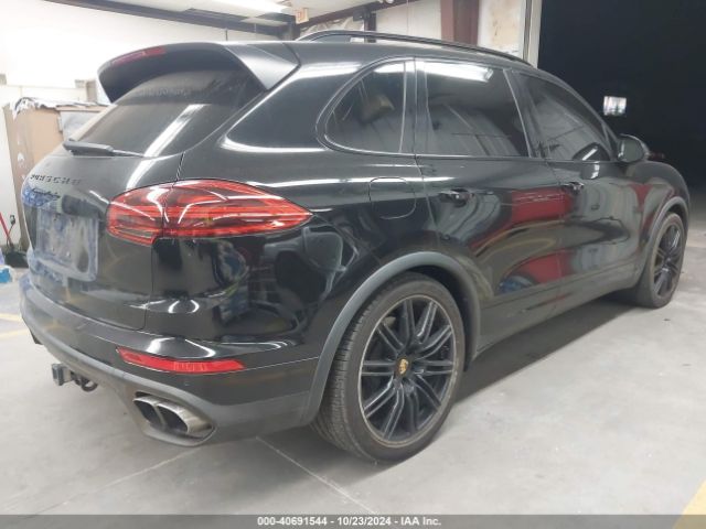 2017 PORSCHE CAYENNE WP1AC2A25HLA92982 Photo 3