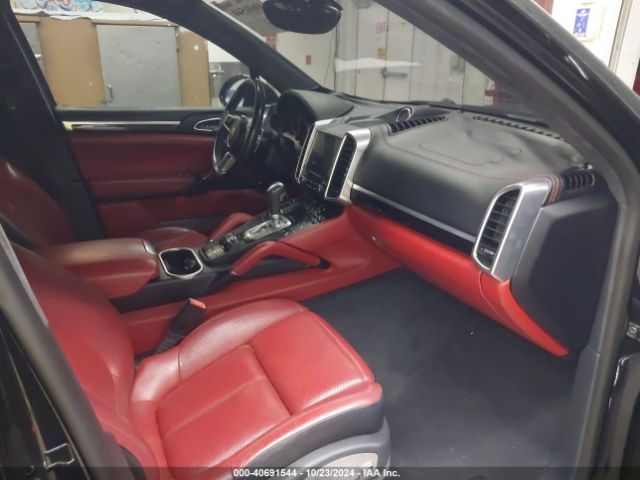 2017 PORSCHE CAYENNE WP1AC2A25HLA92982 Photo 4