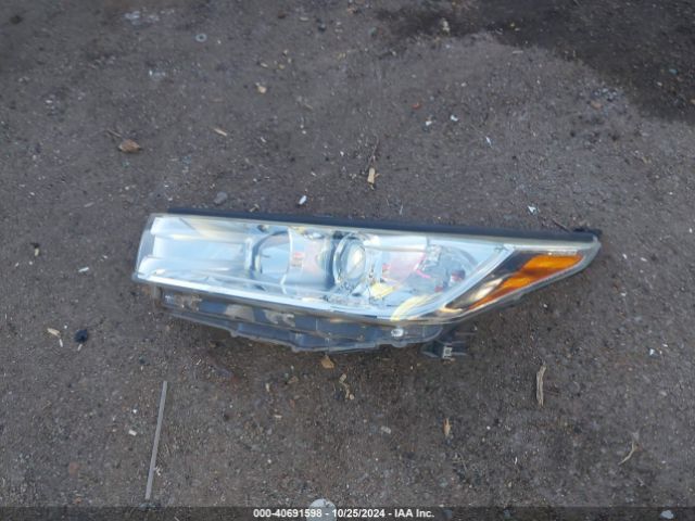 5TDZARFH0HS023597 Toyota Highlander Le