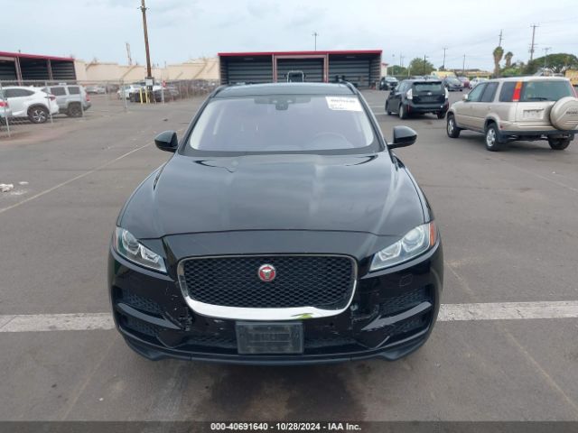 SADCJ2BV0HA065438 Jaguar F-pace 35t Premium