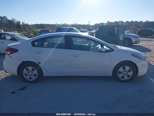 KIA FORTE LX 2017 3KPFK4A74HE054444 Image 13