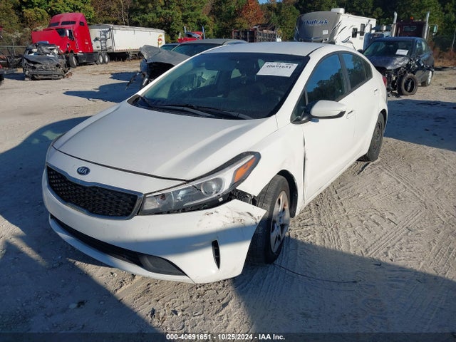 KIA FORTE LX 2017 3KPFK4A74HE054444 Image 2
