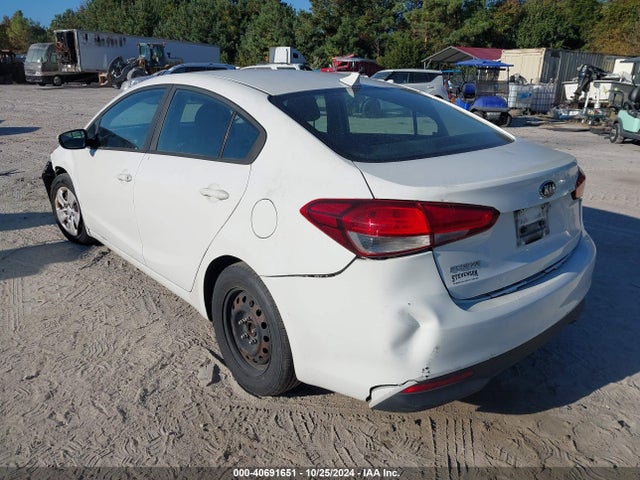 KIA FORTE LX 2017 3KPFK4A74HE054444 Image 3