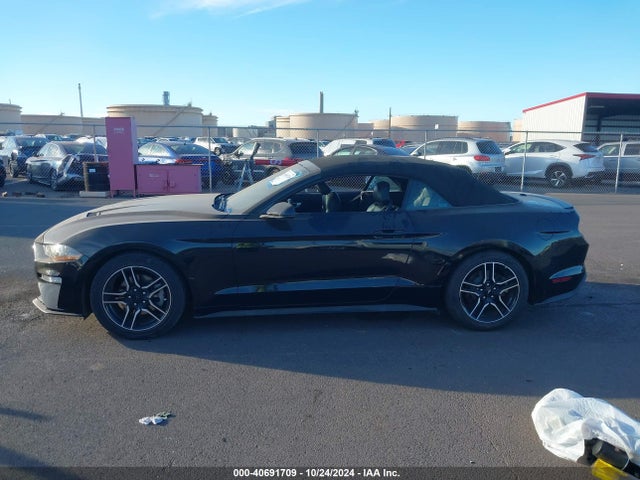 Ford Mustang Ecoboost Premium 2018 1FATP8UHXJ5110233 Image 13