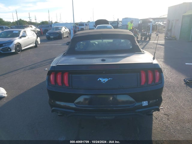 Ford Mustang Ecoboost Premium 2018 1FATP8UHXJ5110233 Image 15