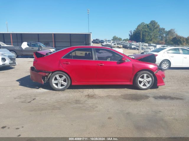 4T1BF1FK3EU806688 Toyota CAMRY SE