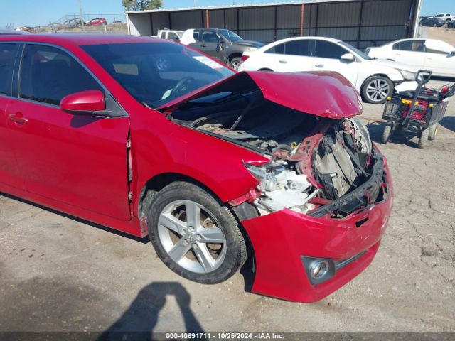 4T1BF1FK3EU806688 Toyota CAMRY SE