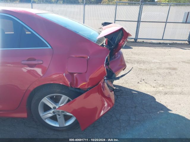 4T1BF1FK3EU806688 Toyota CAMRY SE
