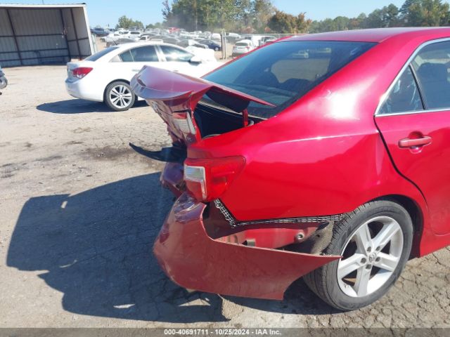 4T1BF1FK3EU806688 Toyota CAMRY SE