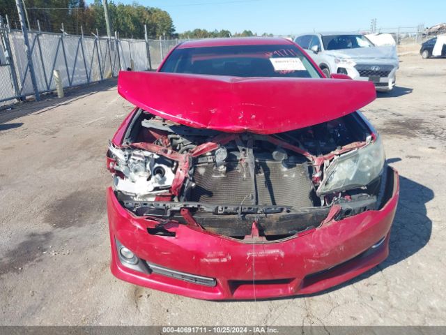 4T1BF1FK3EU806688 Toyota CAMRY SE