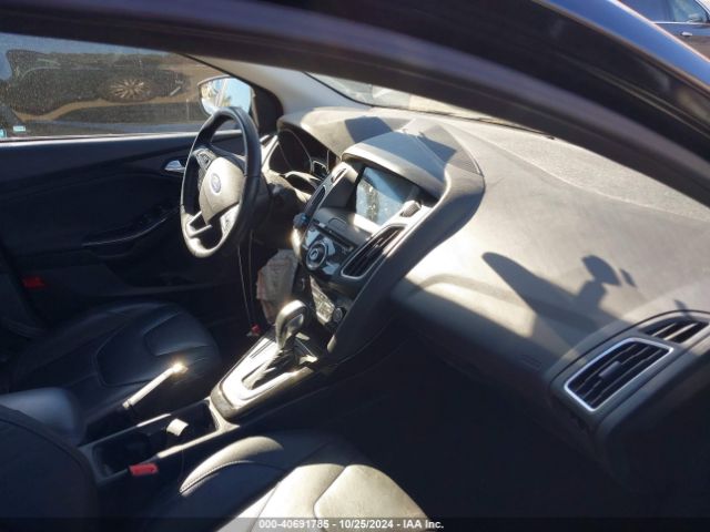 1FADP3N25GL353924 Ford Focus Titanium