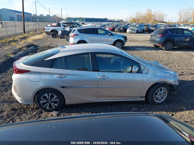 Toyota Prius Prime Advanced 2017 JTDKARFPXH3047061 Image 13