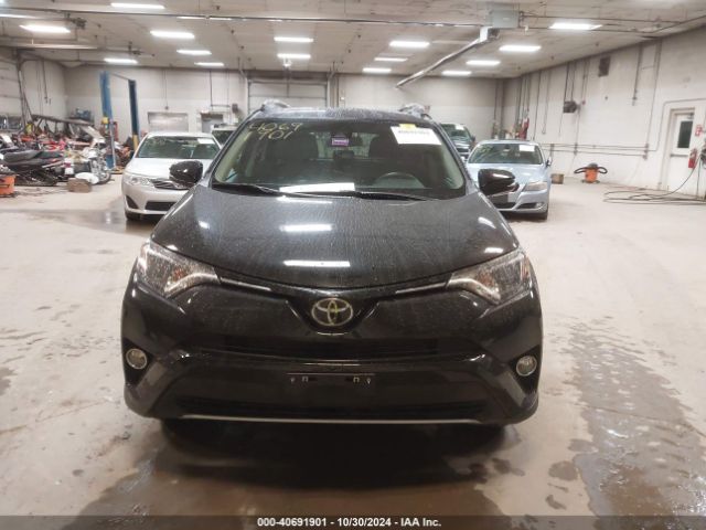 2T3RFREV9JW771424 Toyota Rav4 Adventure/xle