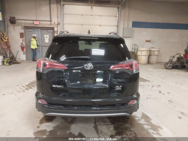2T3RFREV9JW771424 Toyota Rav4 Adventure/xle