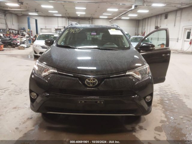2T3RFREV9JW771424 Toyota Rav4 Adventure/xle