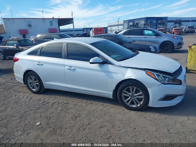 Hyundai SONATA SE 2016 5NPE24AF5GH289142 Image 13