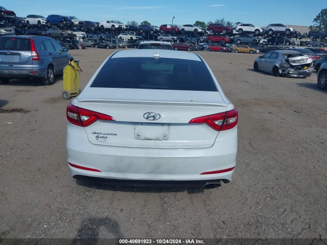 Hyundai SONATA SE 2016 5NPE24AF5GH289142 Image 16