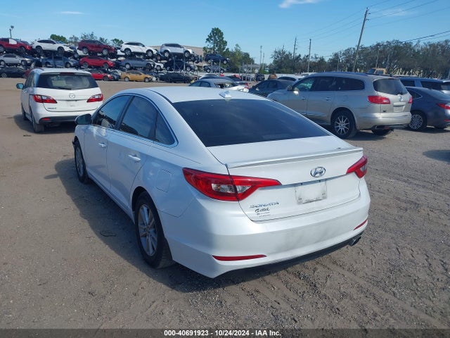 Hyundai SONATA SE 2016 5NPE24AF5GH289142 Image 3