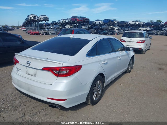 Hyundai SONATA SE 2016 5NPE24AF5GH289142 Image 4
