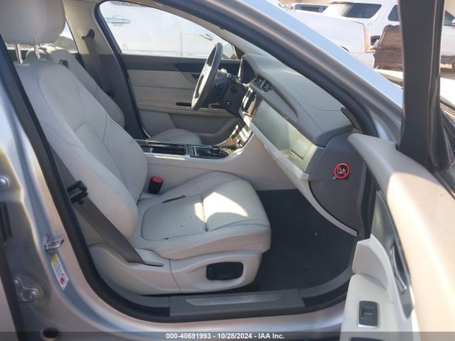 SAJBD4BV5HCY46665 Jaguar Xf 35t Premium