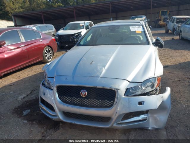 SAJBD4BV5HCY46665 Jaguar Xf 35t Premium