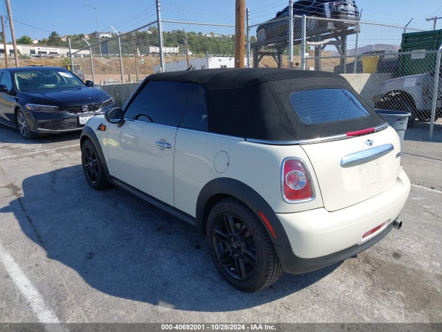 2013 MINI CONVERTIBLE WMWZN3C51DT569085 Photo 2