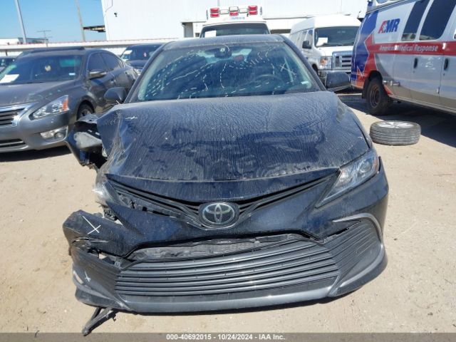 4T1C11AK7NU663660 Toyota CAMRY LE