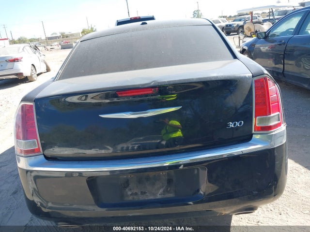 Chrysler 300 2014 2C3CCAAG8EH181040 Image 16