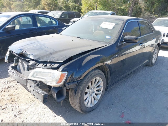 Chrysler 300 2014 2C3CCAAG8EH181040 Image 2