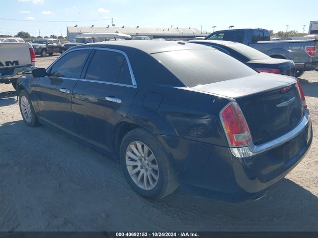 Chrysler 300 2014 2C3CCAAG8EH181040 Image 3