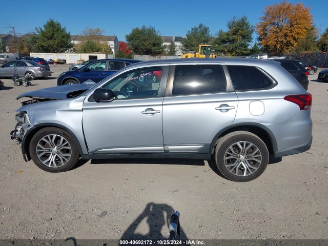 JA4AZ3A36GZ040863 Mitsubishi Outlander Es