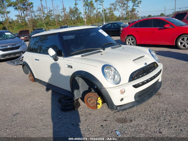 2006 MINI COOPER S WMWRE33556TJ33178 Photo 0