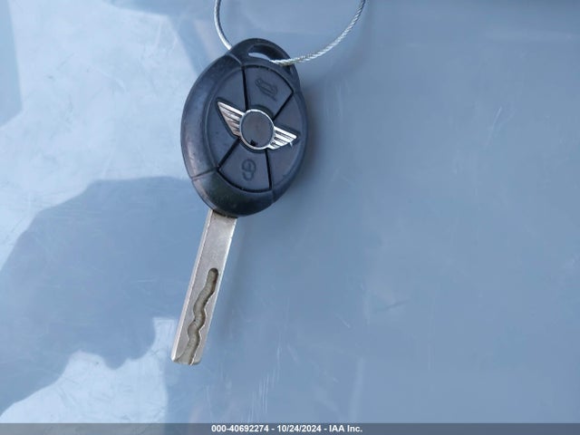 2006 MINI COOPER S WMWRE33556TJ33178 Photo 10