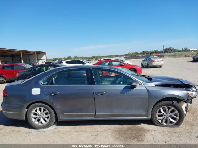 1VWAT7A37HC076450 Volkswagen Passat 1.8t S