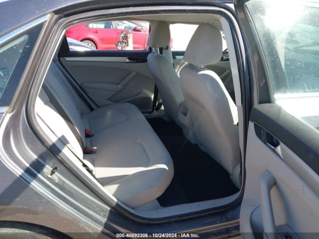 1VWAT7A37HC076450 Volkswagen Passat 1.8t S